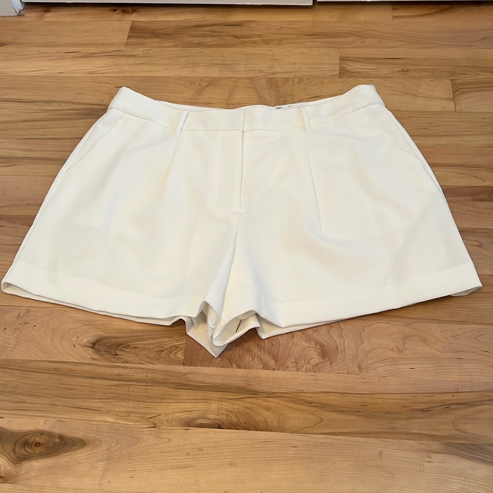 Nine West White High Rise Pleat Front Shorts - NWT